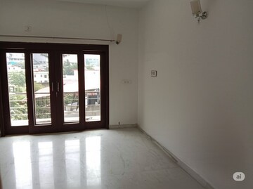 Room in 6+ BHK Villa at JakhaN-Rajpur Road – for Sale