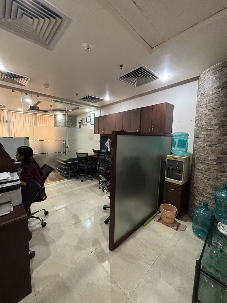 Team Area, spaze-itech-park Commercial Office Space 550 Sq.Ft. In Sector 49 Gurgaon 8640754