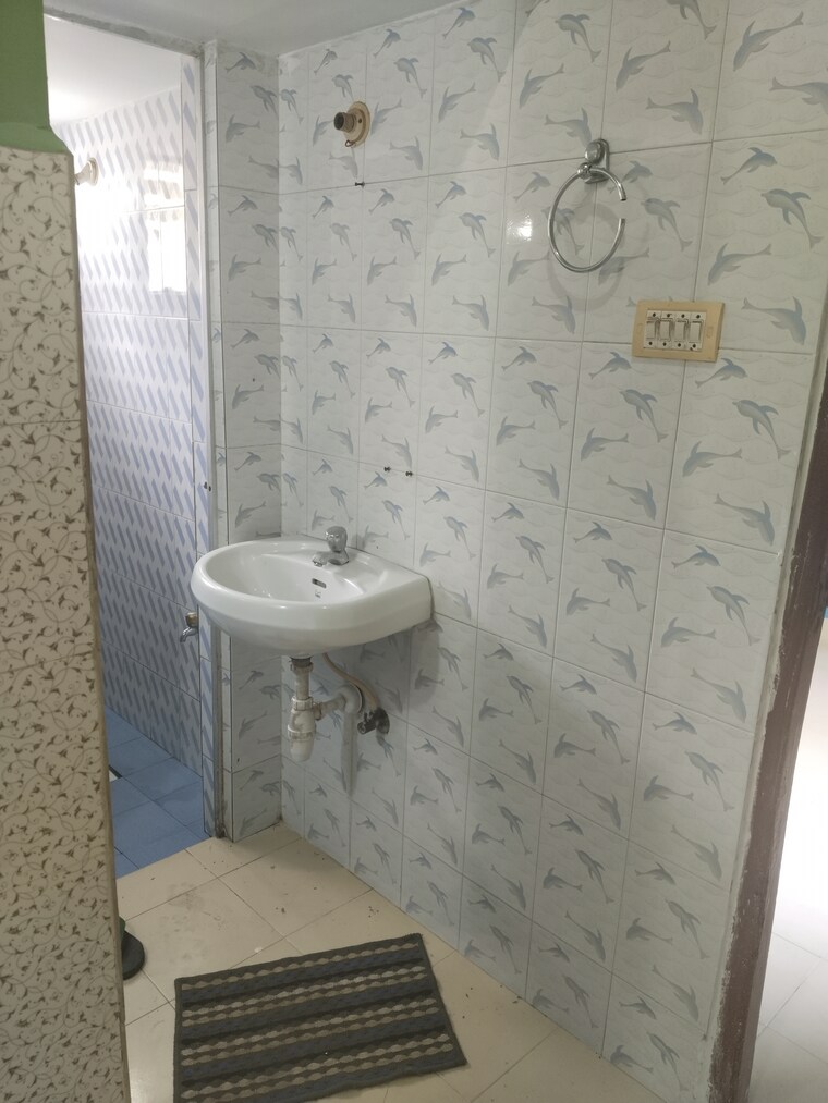 Bathroom, borda 1 Bedroom 60 Sq.Yd. Apartment In Borda Goa 8640813