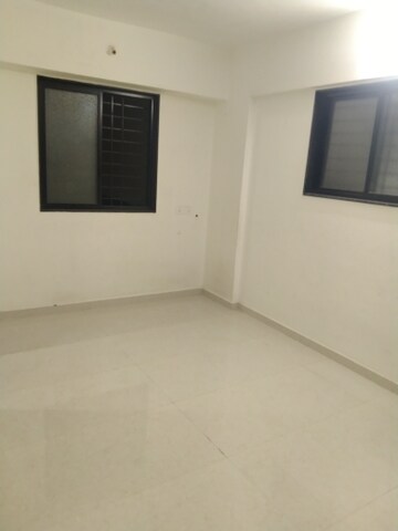 Room in 1 BHK Apartment at Nisarg CHS, Gokhalenagar – for Rent