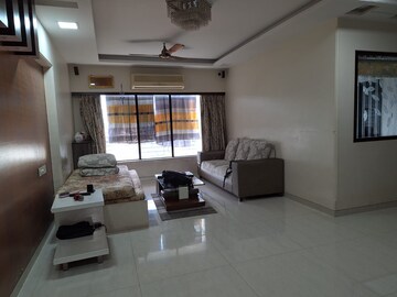 Living Room in 2 BHK Apartment at Seema CHS Chembur, Chembur – for Rent