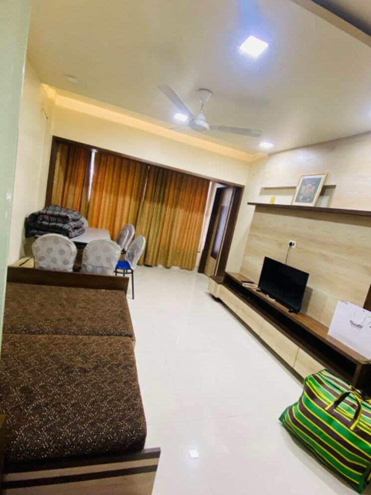 Master Bedroom, manisha-apartment-law-college-road 2 Bedroom 1200 Sq.Ft. Apartment In Law College Road Pune 8640867