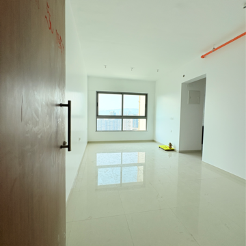 Room in 2 BHK Apartment at Kalpataru Immensa, Kolshet Industrial Area – for Rent