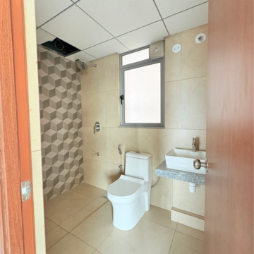 Bathroom in 2 BHK Apartment at Kalpataru Immensa, Kolshet Industrial Area – for Rent
