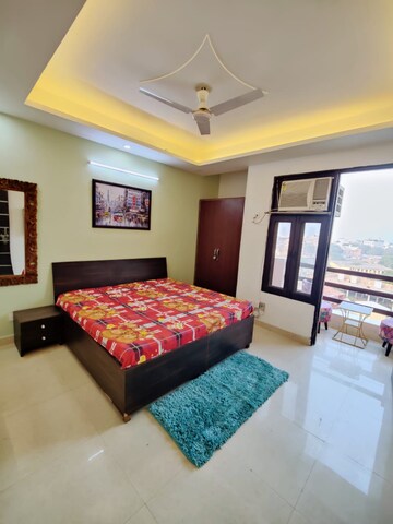 Bedroom in 1 BHK Builder Floor at Dlf City Phase 3 – for Rent