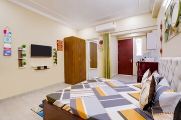 Bedroom in Studio Builder Floor at Super Mart 1, Sector 27 – for Rent