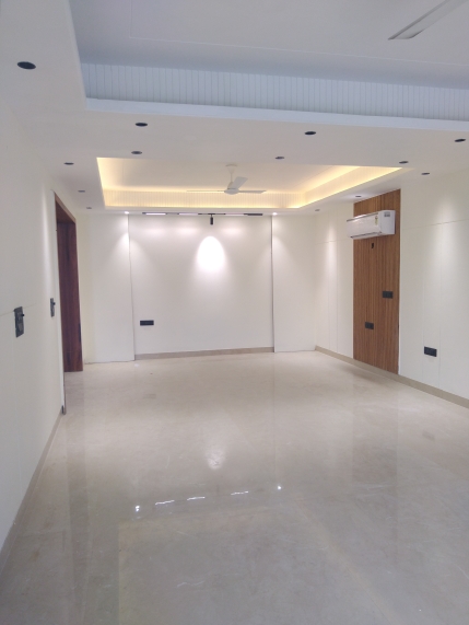 5 BHK + Servant Room,Study Room Builder Floor For Rent in Veera Safdarjung Enclave