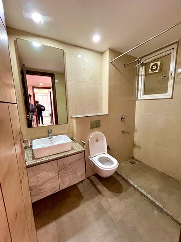 Bathroom in 3 BHK Builder Floor at SAS Tower, Sector 38 – for Rent