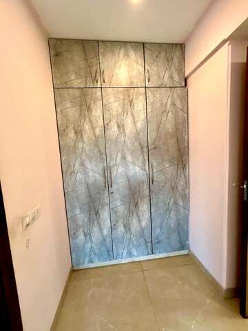 Furnished Amenities in 3 BHK Builder Floor at SAS Tower, Sector 38 – for Rent