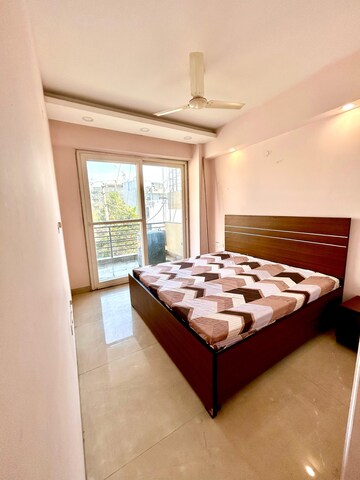 Bedroom in 3 BHK Builder Floor at SAS Tower, Sector 38 – for Rent