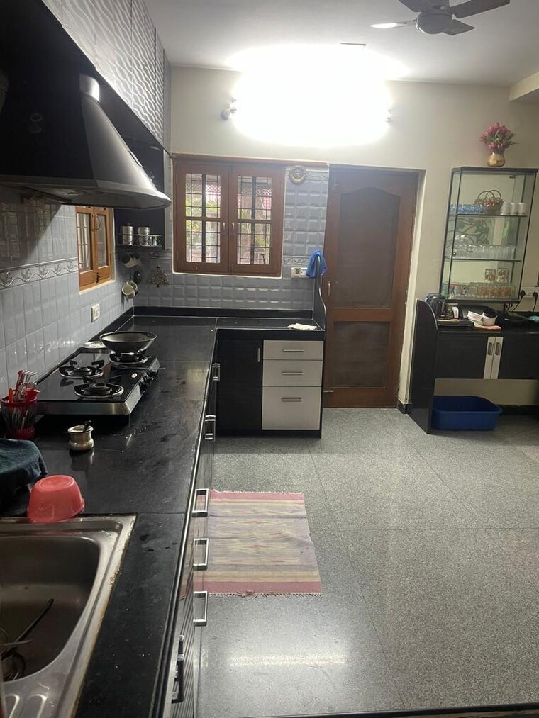  Parking, aparna-senor-valley-i 3 Bedroom 3750 Sq.Ft. Villa In Jubilee Hills Hyderabad 8640986