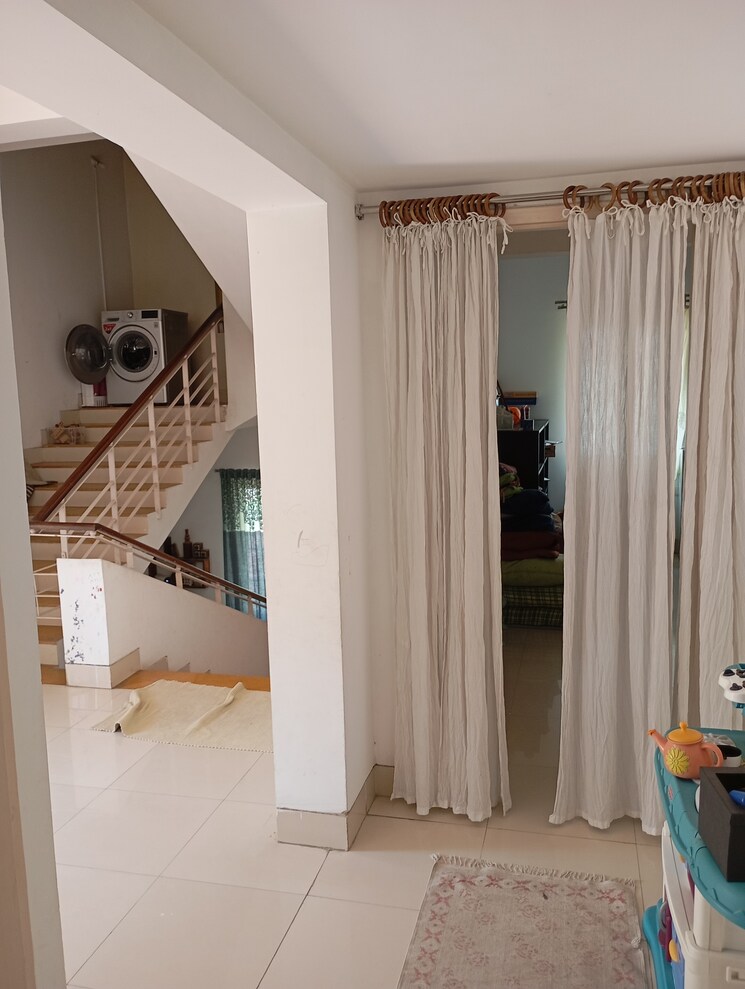 Living Room, aparna-senor-valley-i 3 Bedroom 3750 Sq.Ft. Villa In Jubilee Hills Hyderabad 8640986