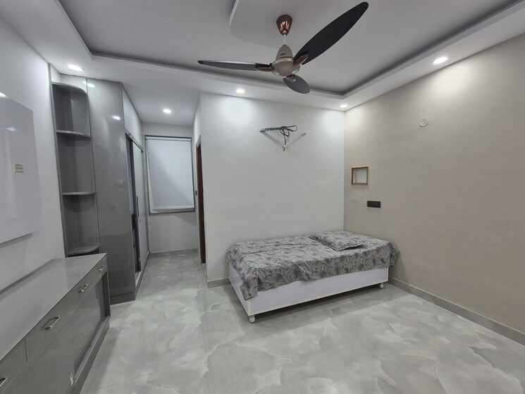 Master Bedroom, chittaranjan park 3 Bedroom 1200 Sq.Ft. Builder Floor In Chittaranjan Park Delhi 8640987
