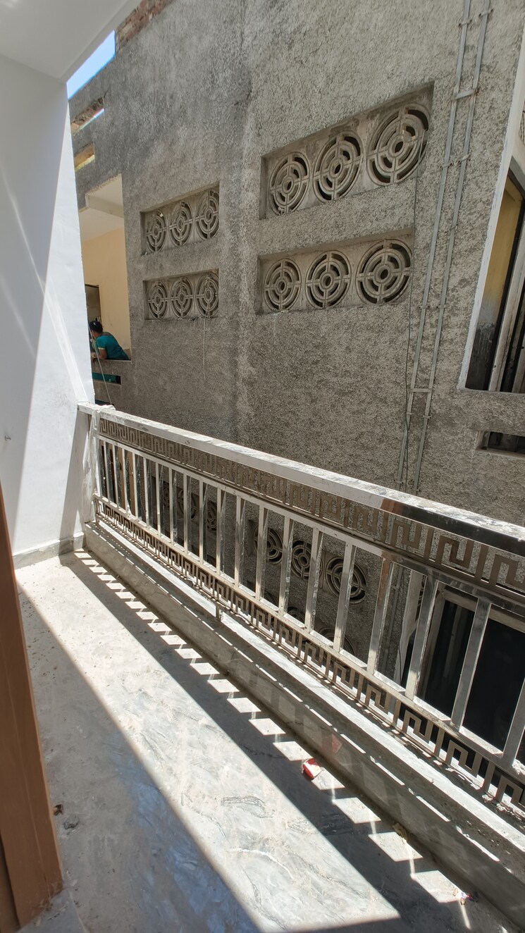 Balcony, govindpuri 1 Bedroom 400 Sq.Ft. Builder Floor In Govindpuri Delhi 8640988