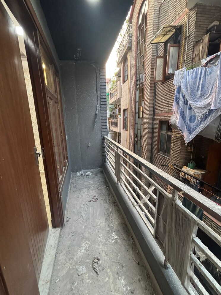 Balcony, govindpuri 2 Bedroom 600 Sq.Ft. Builder Floor In Govindpuri Delhi 8640989