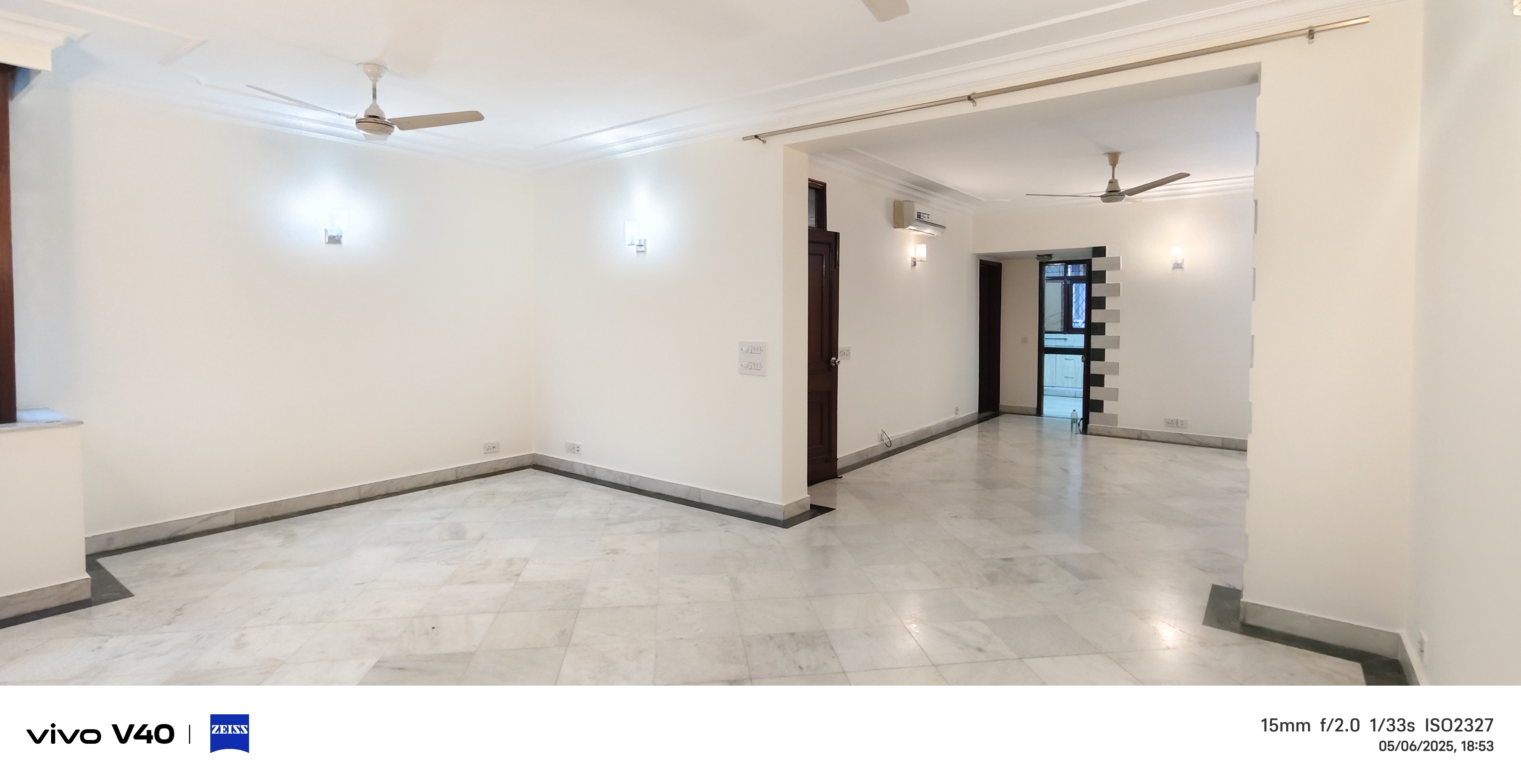 3 BHK + Servant Room Builder Floor For Rent in Defence Colony 
