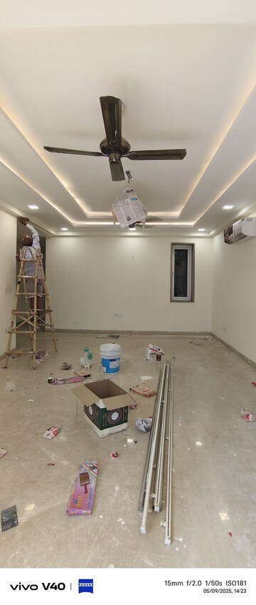 Furnished Amenities in 4 BHK Builder Floor at RWA Hauz Khas Block C 5, Hauz Khas – for Rent