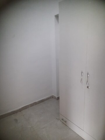 Room in 1 RK Apartment at Emaar Palm Hills, Sector 77 – for Sale