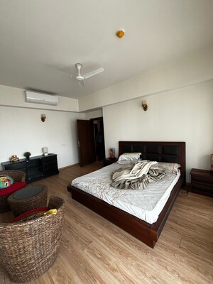 Bedroom in 5 BHK Villa at Unitech Uniworld Resorts-The Residences, Sector 33 – for Sale