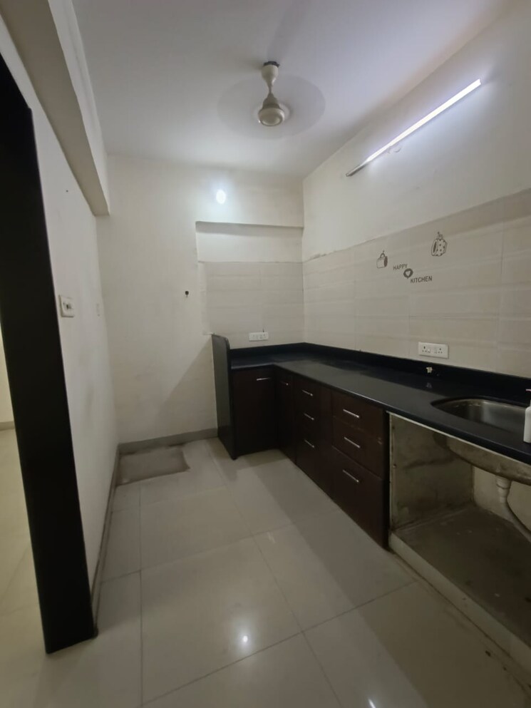 Kitchen, shree-bhagwan-chs 3 Bedroom 1500 Sq.Ft. Apartment In Nerul Navi Mumbai 8641077