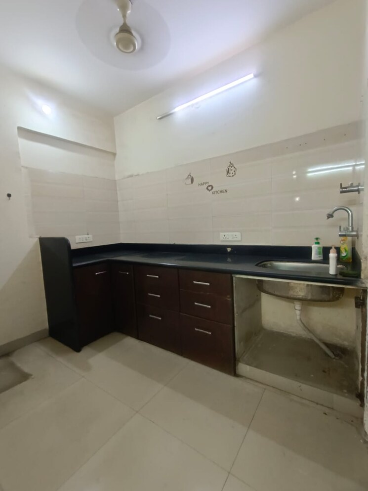 Kitchen, shree-bhagwan-chs 3 Bedroom 1500 Sq.Ft. Apartment In Nerul Navi Mumbai 8641077