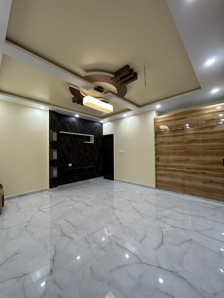 Bedroom, krishna nagar 3.5 Bedroom 2500 Sq.Ft. Villa In Krishna Nagar Lucknow 8641086