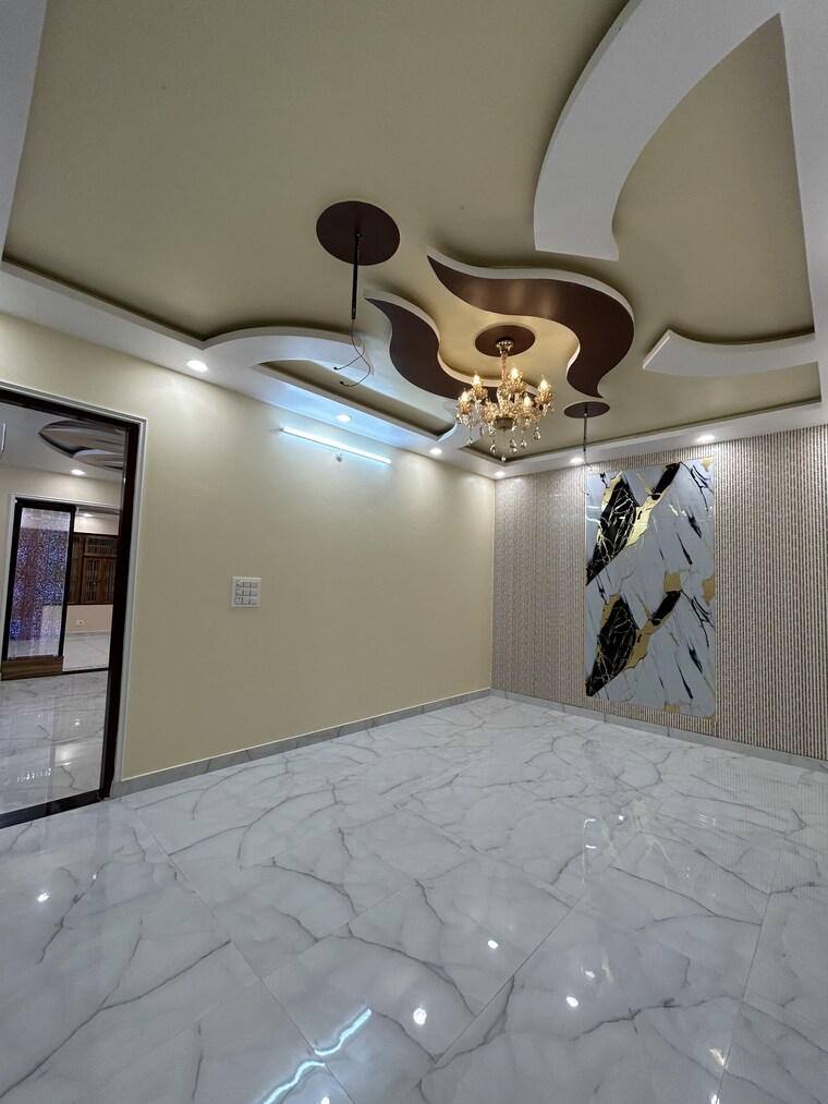 Room, krishna nagar 3.5 Bedroom 2500 Sq.Ft. Villa In Krishna Nagar Lucknow 8641086