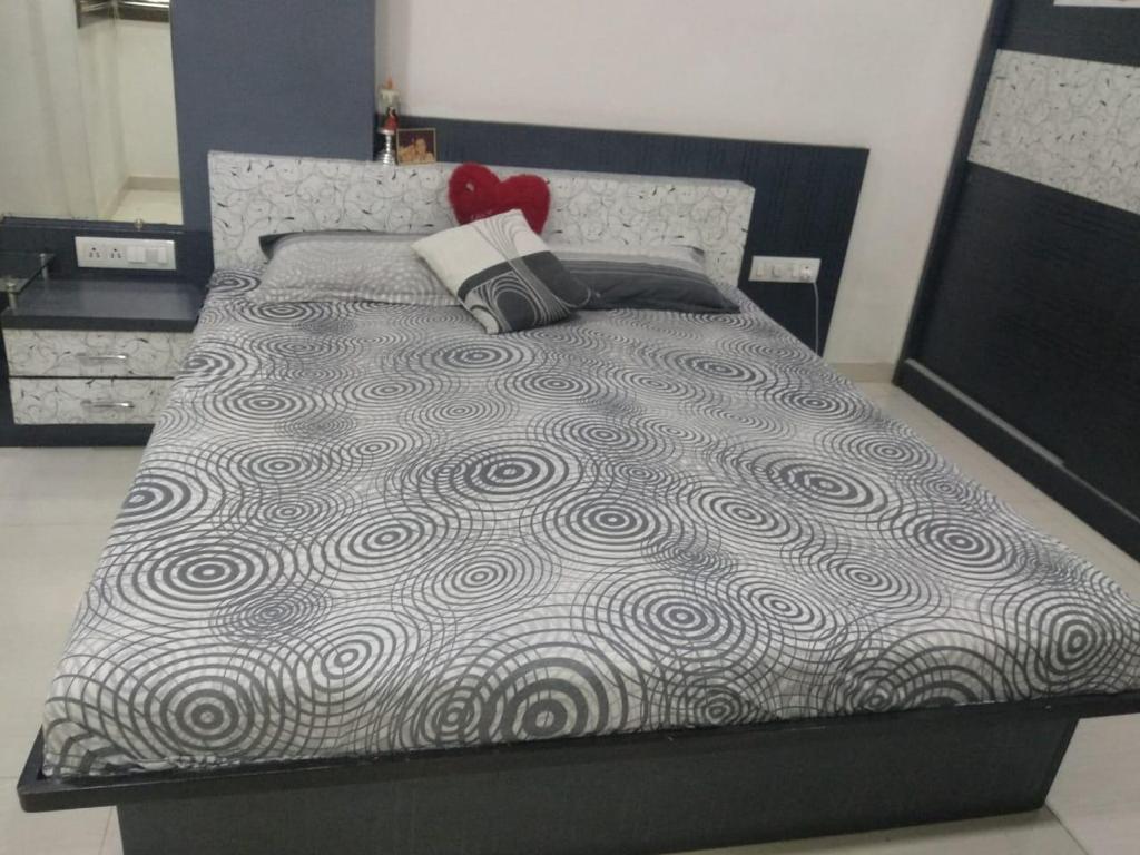 3 BHK + Pooja Room Apartment For Rent in Shanti Tower