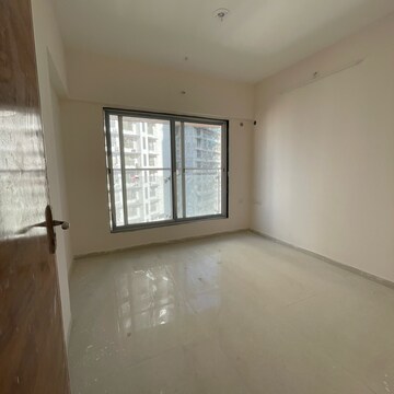 2 BHK Apartment For Rent in Malad East