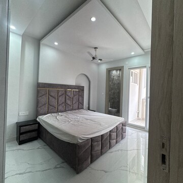 Room in 4 BHK Apartment at Sahastradhara Road – for Sale