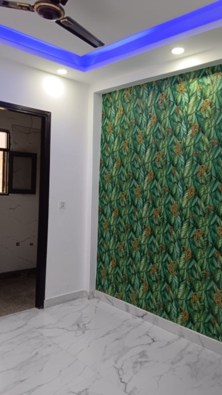 Room, sector 73 2 Bedroom 920 Sq.Ft. Builder Floor In Sector 73 Noida 8641138