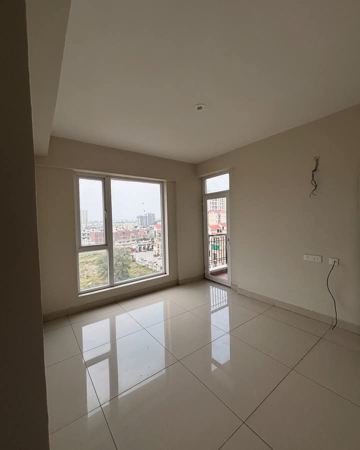 3 BHK + Servant Room,Study Room,Extra Room Apartment For Sale in Real Estate Advisor 