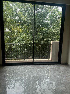 Room in 3 BHK Builder Floor at Chanakyapuri – for Sale