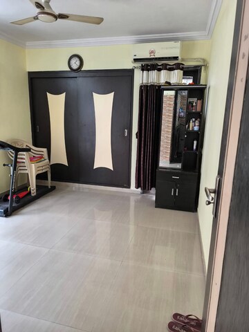 Room in 2 BHK Apartment at Gala Pride Park, Manpada – for Rent