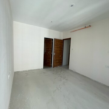Room in 2 BHK Apartment at Je And Vee Om Trimurti, Dindoshi – for Rent