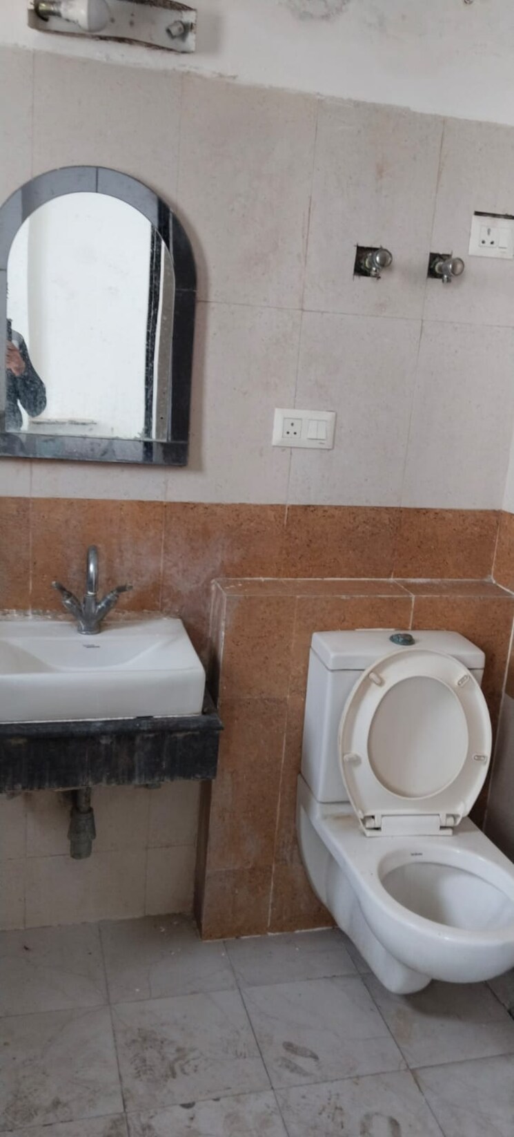 Bathroom, kw-srishti-phase-ii 2.5 Bedroom 1240 Sq.Ft. Apartment In Raj Nagar Extension Ghaziabad 8641250