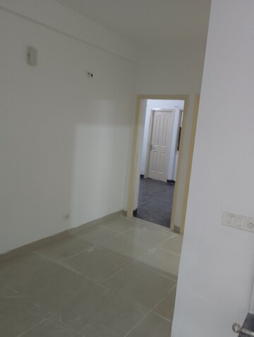 Room in 2 BHK Builder Floor at Wave Prime Floors, Wave City – for Rent