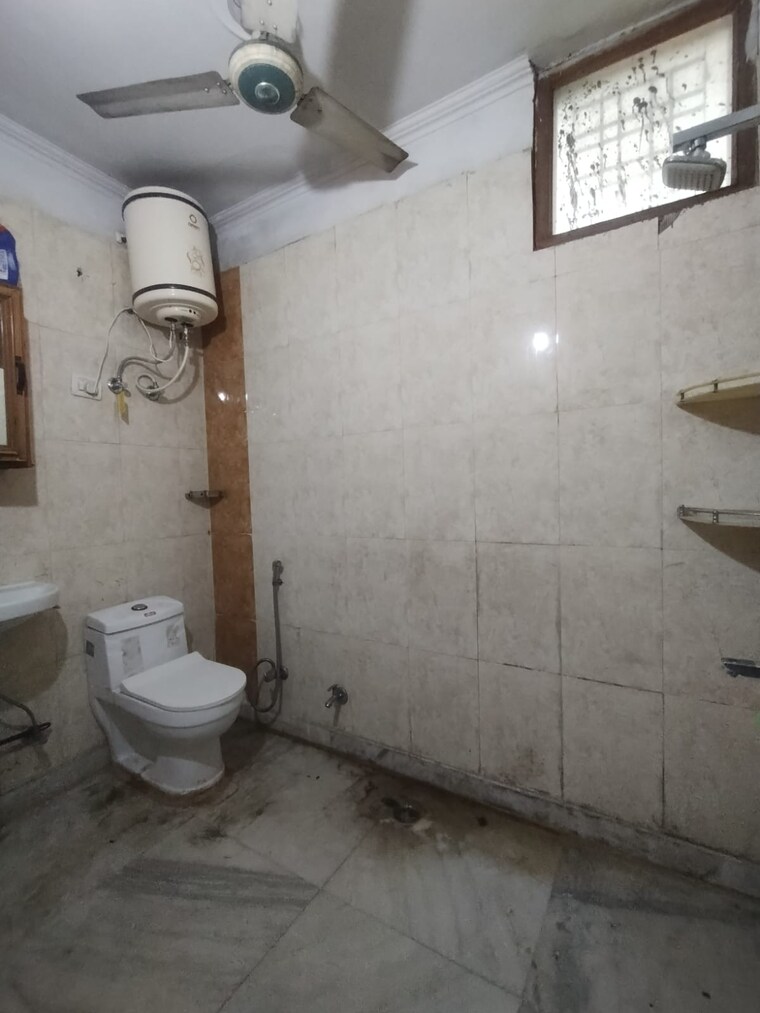 Bathroom, central-park-ii-bellevue 4 Bedroom 2557 Sq.Ft. Apartment In Sector 48 Gurgaon 8641266