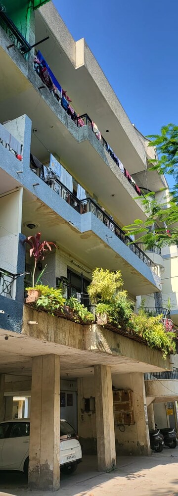 3 BHK Apartment – Exterior View View at Pragati Apartments Dwarka, Sector 11 Dwarka - for Rent