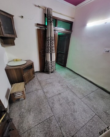  3 BHK Apartment at Pragati Apartments Dwarka, Sector 11 Dwarka – for Rent