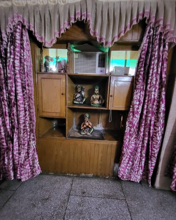 Bedroom in 3 BHK Apartment at Pragati Apartments Dwarka, Sector 11 Dwarka – for Rent