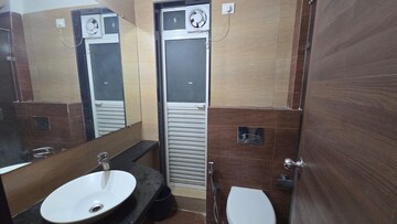 Bathroom in 3 BHK Apartment at Lokhandwala Sapphire Heights, Kandivali East – for Sale