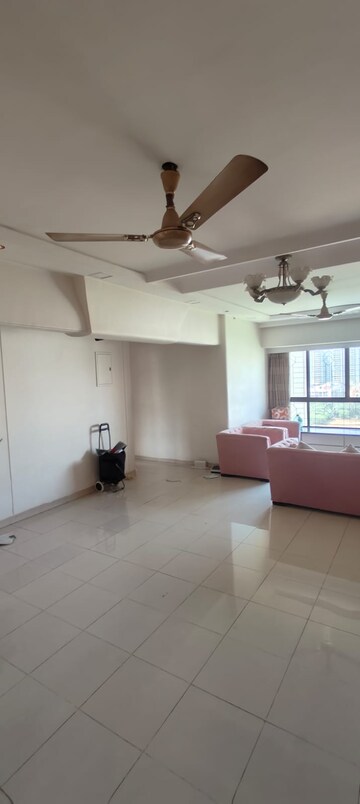 Team Area in 3 BHK Apartment at Gundecha Orchid Tower, Kandivali East – for Sale