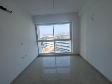 Room in 4 BHK Apartment at Aurum Q Residences, Ghansoli – for Rent