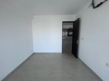 Room in 4 BHK Apartment at Aurum Q Residences, Ghansoli – for Rent