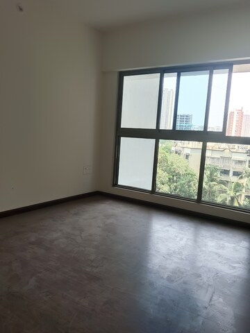 Room in 2 BHK Apartment at Rajesh Raj Infinia, Malad West – for Rent