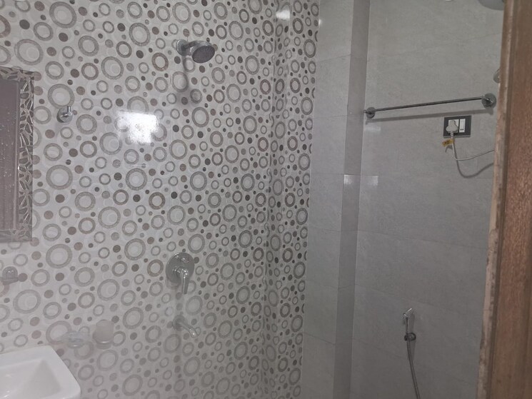 Bathroom, malviya nagar 3 Bedroom 1000 Sq.Ft. Builder Floor In Malviya Nagar Delhi 8641583