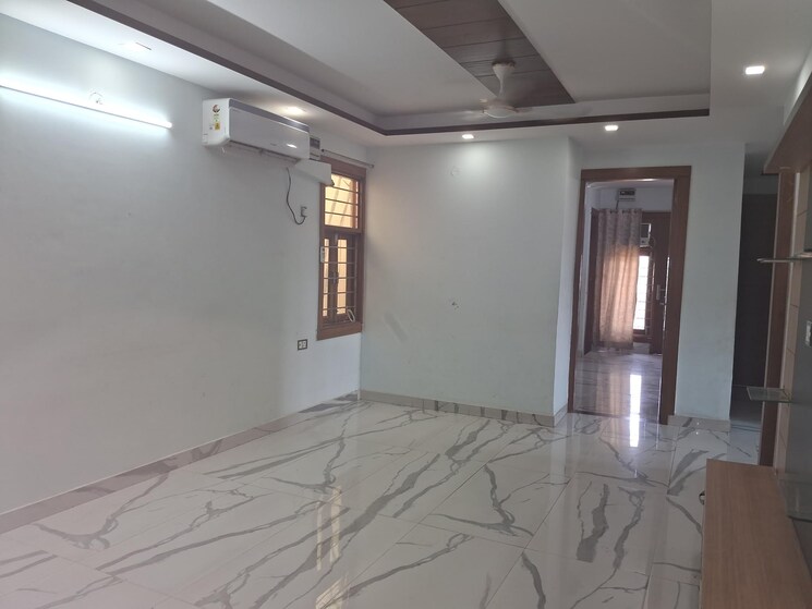Room, malviya nagar 3 Bedroom 1000 Sq.Ft. Builder Floor In Malviya Nagar Delhi 8641583