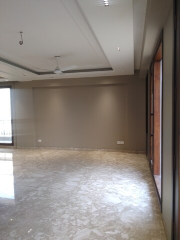 Room in 4 BHK Builder Floor at Boutique Residential Apartment, Greater Kailash I – for Rent