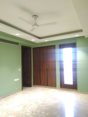 Room in 4 BHK Builder Floor at Boutique Residential Apartment, Greater Kailash I – for Rent